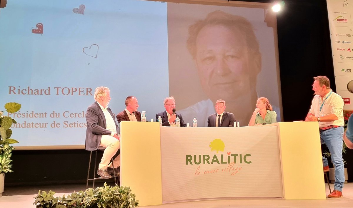 bonnin75's tweet photo. #RURALITIC2022
@rt1953 président du @CercleCredo
souligne le succès du #PFTHD mais deux derniers objectifs : 1. achèvement de la couverture #Ftth, les zones rurales incluses + 2. qualité globale d'une infra devenue essentielle. https://t.co/eakio0fZuv