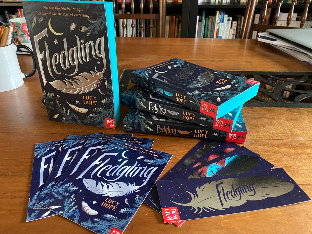 I have FOUR gorgeous sprayed-edge copies of #Fledgling to give away! If you're a #librarian, #teachersoftwitter or TA and fancy a signed copy for your school (with postcard and bookmark), like, follow me and retweet. Winners chosen 31/8. UK only! #BackToSchool #bookgiveaway