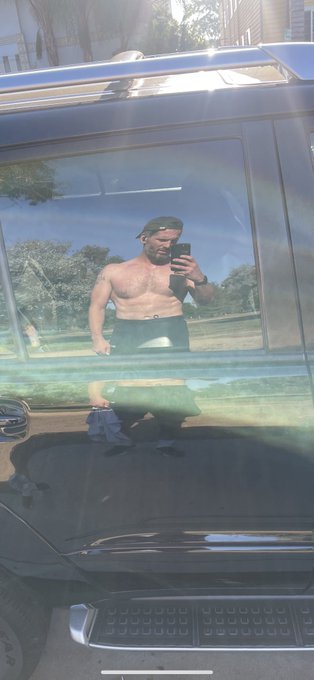 5 mile run this Am. Now Refueling to get ready for some Olympic lifts. https://t.co/KkwRRK492L