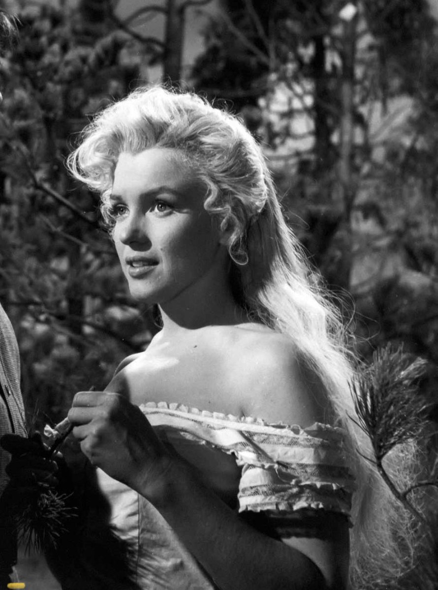 Deb69022064's tweet photo. Marilyn as Kay Weston in River Of No Return, 1954 💋
#MarilynMonroe https://t.co/gAEcDyz0Hy