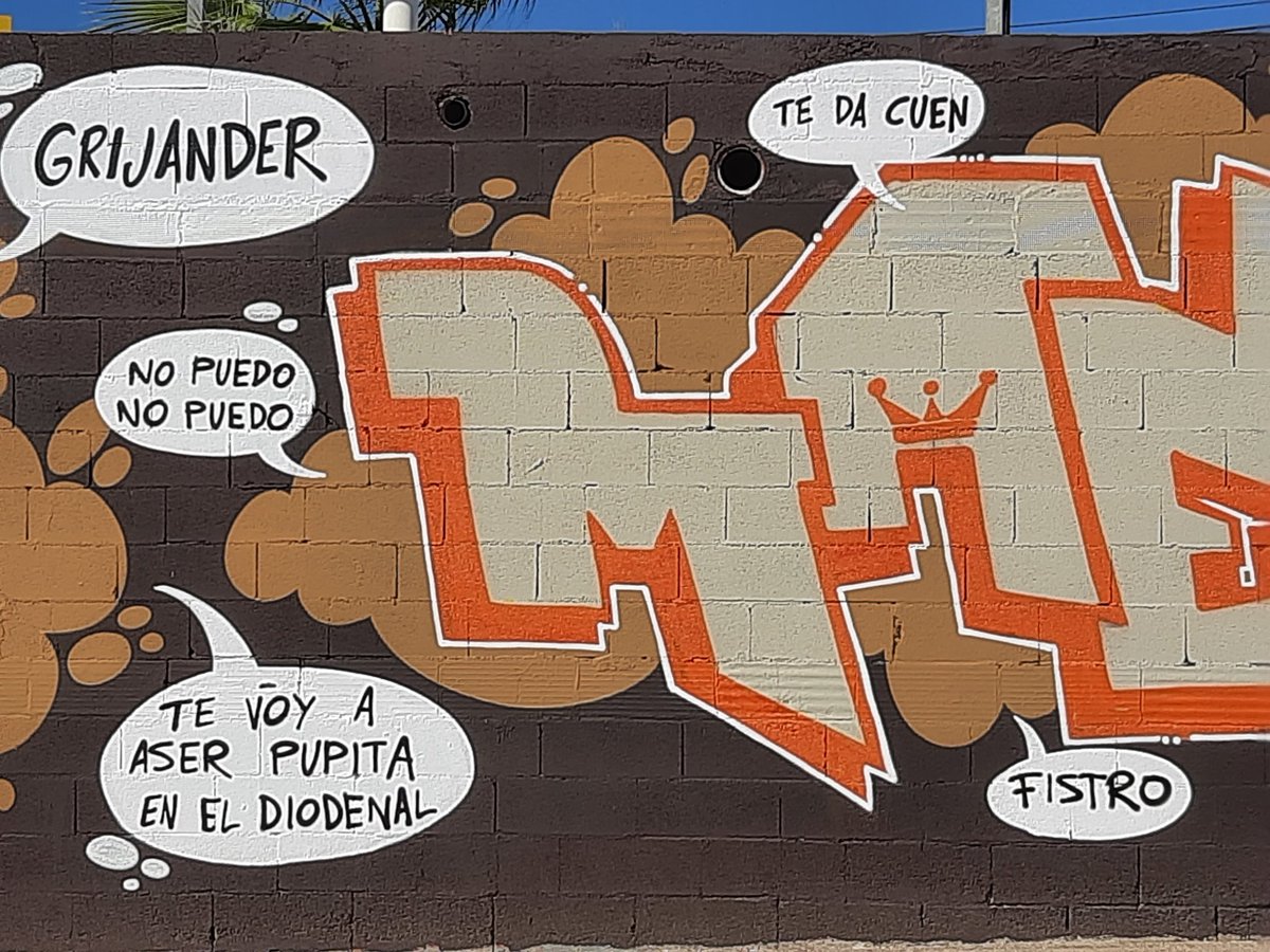 MarinaBorras's tweet photo. Arte urbano vinarossenc (de Chile, nuestro artista local) 👌🏻 #ChiquitoForever #Vinaròs https://t.co/BP8Hn0NInE