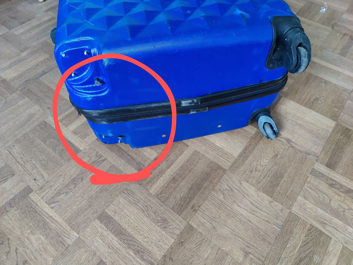 davidrocker's tweet photo. @airindiain I have recvd bag today bt in damaged condition, as you can see in the photo two wheels are missing and the side part is broken. Now who will give me compensation for this ??
This kind of service is not acceptable from Air india.
Need to clarify about the claim and compensation. https://t.co/y8ItVQn89H