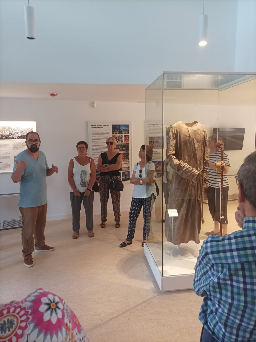 turismeigualada's tweet photo. En el marc de les visites guiades als terrats, els primers igualadins han pogut visitar el centre de visitants i alberg de peregrins de Cal Maco. Tindreu noves oportunitats de visitar-lo de forma teatralitzada els dies 23, 24 i 25 de setembre durant la inauguració!
#CalMaco https://t.co/gRWAYWCNYD