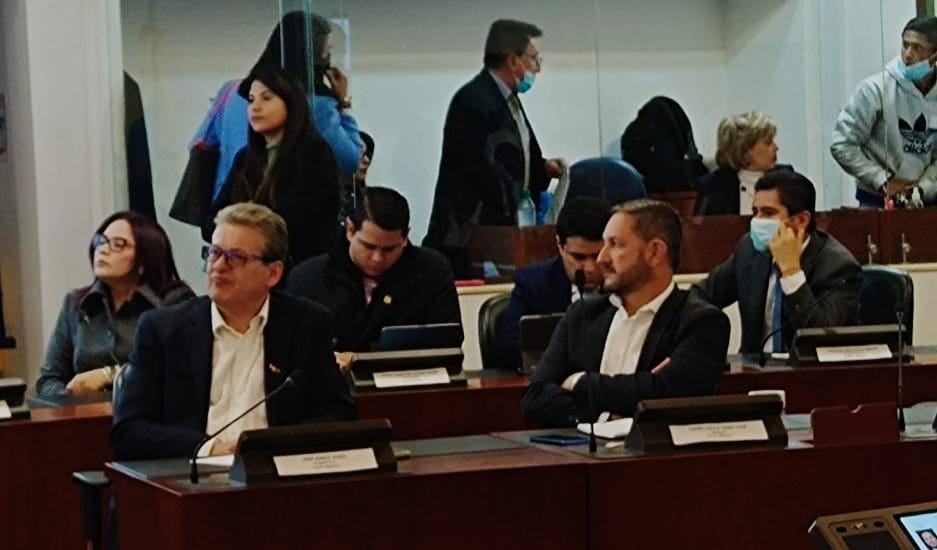 AlirioUribeMuoz's tweet photo. Hoy en #ComisionPrimera a la Cámara de Representantes se discute el Proyecto de Ley de Presupuesto General de la Nación 2023.
Sigue la transmisión por
https://t.co/GAhZrWVw27
#ElCambioEsImparable https://t.co/MEzvjmCXXG