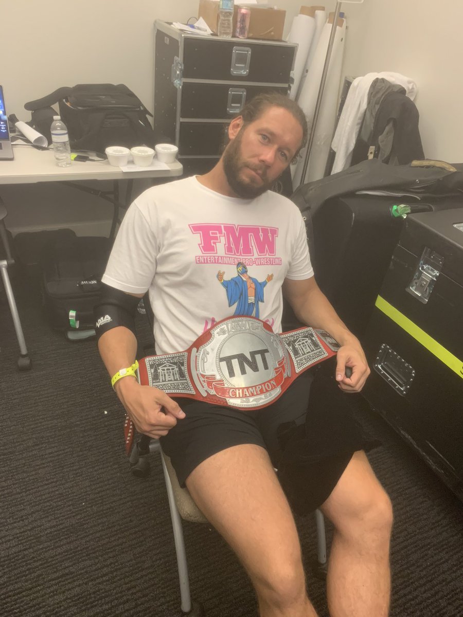 mookieghana's tweet photo. Clothesline Ramon with the valuable stuff. https://t.co/NR7j2GYNfI