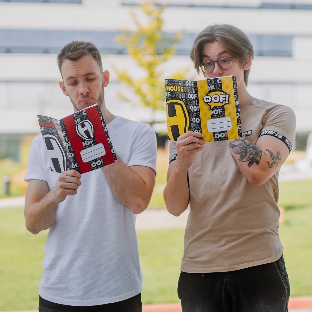RealGeekShop's tweet photo. ⚡️RG BTS x HOUSE 🔥

Housova BTS kolekce u vás měla takový úspěch, že už se vám podařilo vyprodat jak batohy, tak červené sešity! 🤯

Jsme rádi, že jste z produktů, které jsme pečlivě s @jakub.house připravili, tak nadšení. 💛

Pokud chceš mít i ty ve své letošní školní výbavě … https://t.co/p5z7WIw9FM