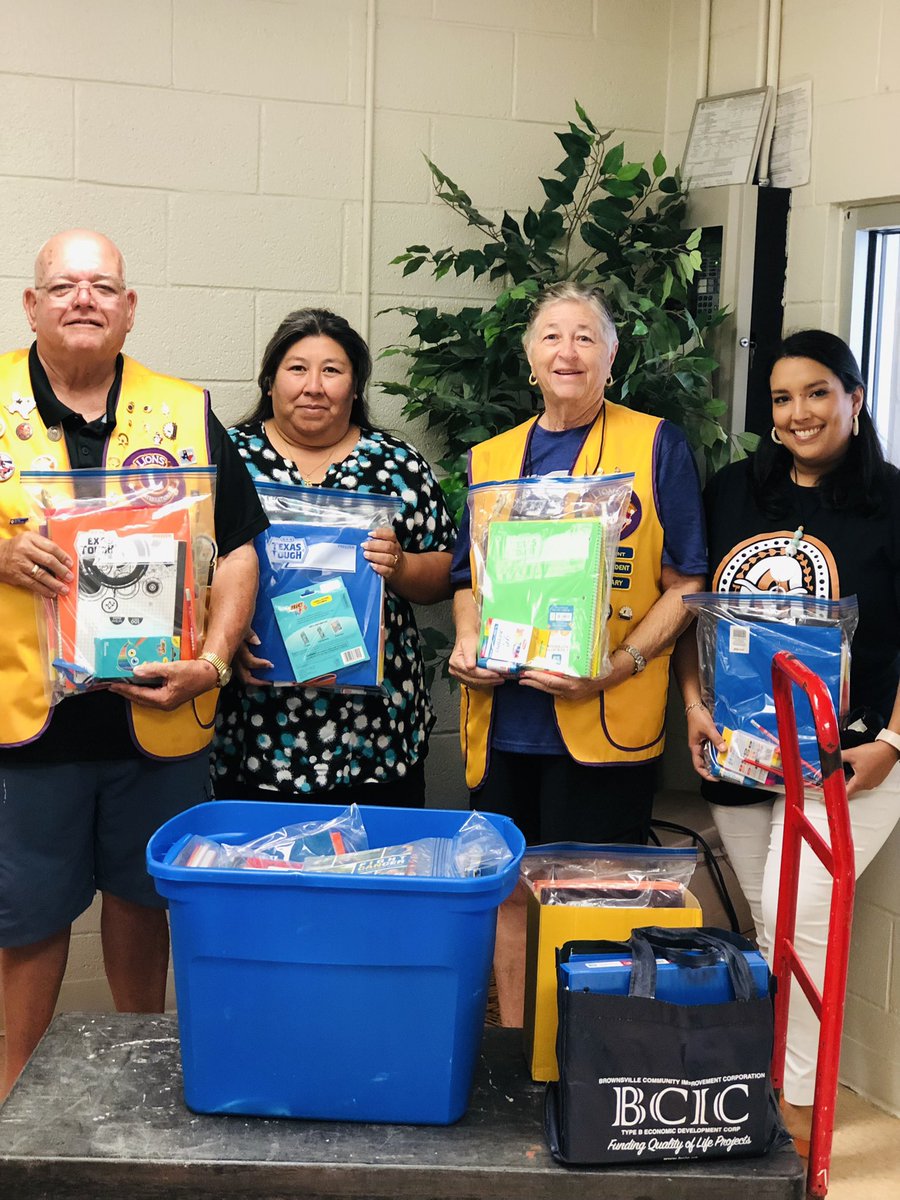 CIS_Ms_Robles's tweet photo. Thank you Lions Club for gifting our LYE students with school supplies!✏️
@lionsclubs https://t.co/geOTOpGIvu
