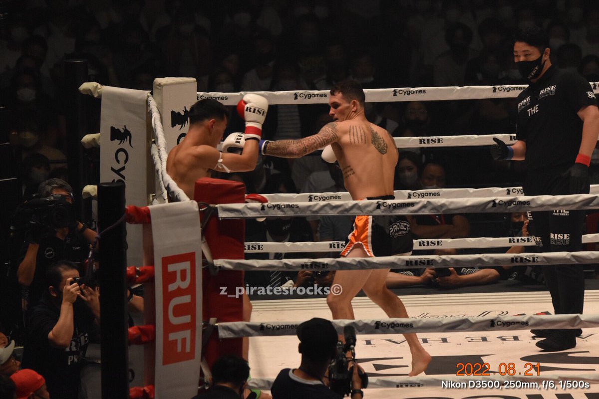 z_piratesrocks3's tweet photo. #一眼レフで撮ってみましたz
#RISE_WS
#ChaddCollins
#チャドコリンズ選手
#Kickboxing
#キックボクシング
#RISE https://t.co/9I42LOnnPu