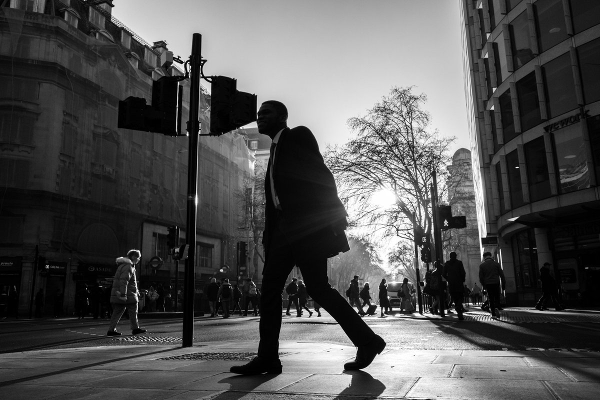 basilio1376's tweet photo. London!
#ricohgr #grist #PENTAX #streets_unseen #streetphotography #streetphoto #streetphotographer https://t.co/VgkvNPurNZ