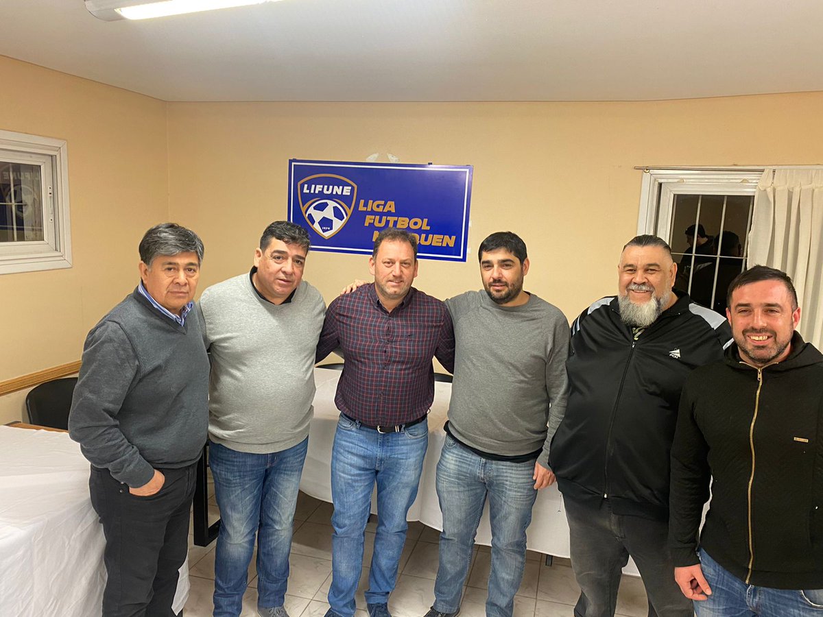 ascensointerior's tweet photo. #Federaciones Con la reincorporación de Neuquén, se realizó una nueva reunión de la @FeFutPa 

En la sede de LIFUNE y con la presencia de los representantes de las diferentes ligas, se llevó a cabo un cónclave donde se trataron diversos temas

LINK 👇
https://t.co/gU0QxB8hWd https://t.co/txRvOVqXuU