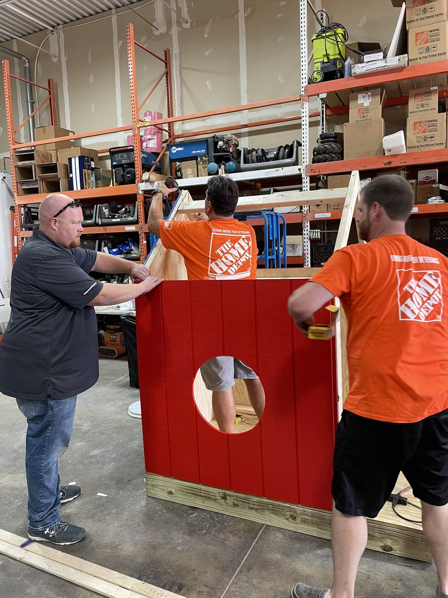 stjohn_c's tweet photo. LE Equipment Rental ND Team building a playhouse for brother &amp; sister. #4theWin #HomeDepot #THDRental @RPorterHDRental https://t.co/2Z14LCbHXe