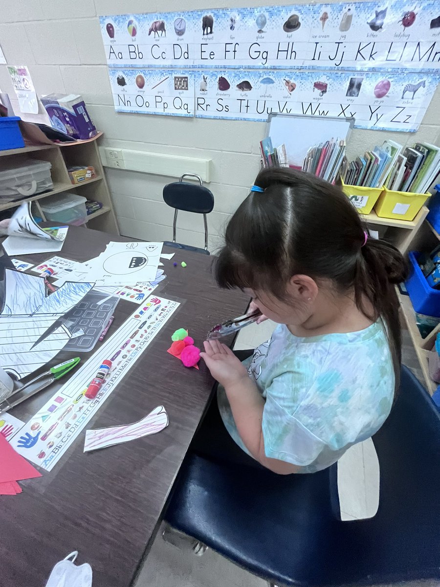 Lillianrose28's tweet photo. Counting ice cream scoops using our tongs!  @NISDSpecialEd @NISDMurnin  #1stweekmath  #finemotorskillsandmath https://t.co/RSqbeY50aL