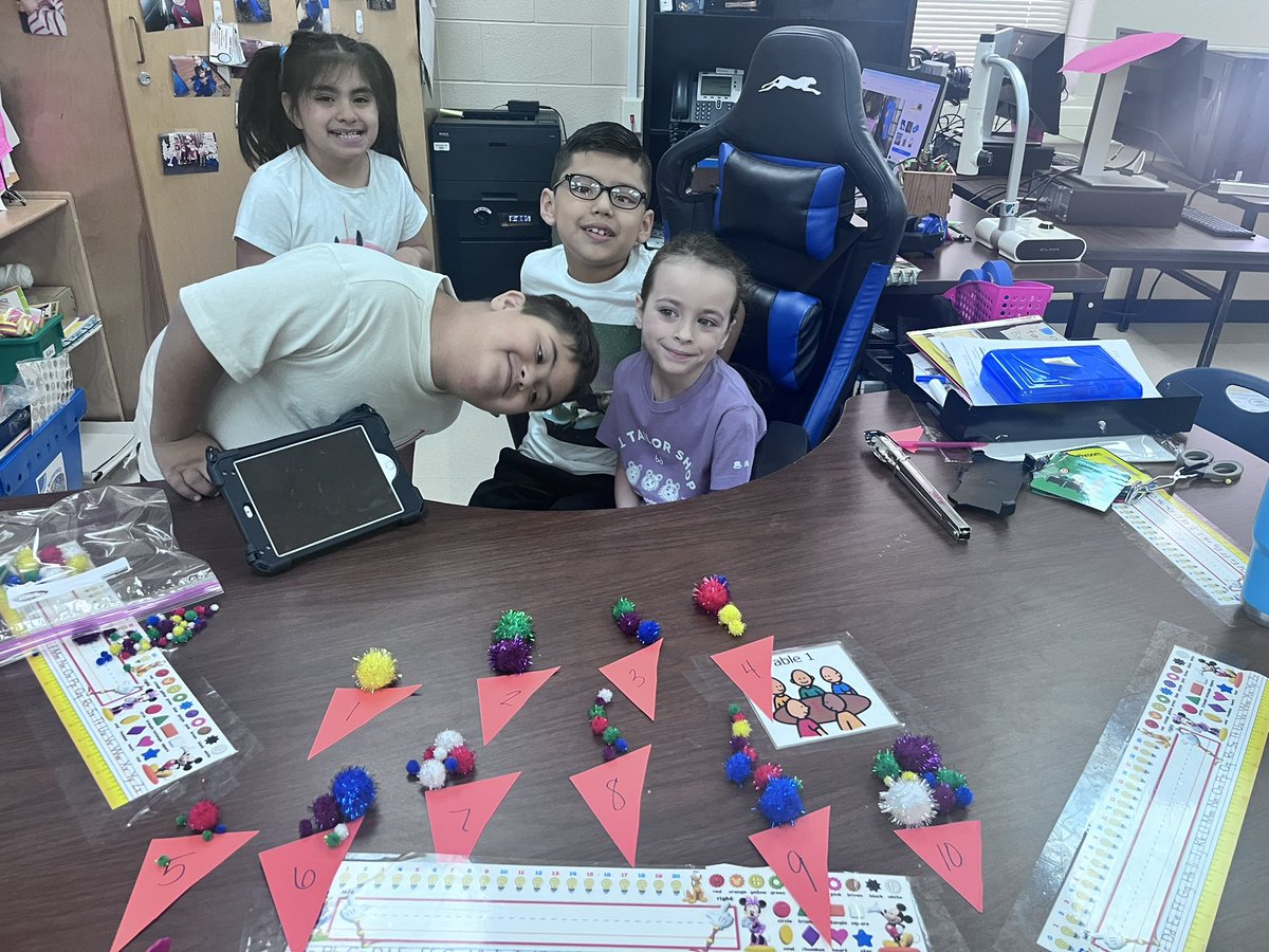 Lillianrose28's tweet photo. Counting ice cream scoops using our tongs!  @NISDSpecialEd @NISDMurnin  #1stweekmath  #finemotorskillsandmath https://t.co/RSqbeY50aL