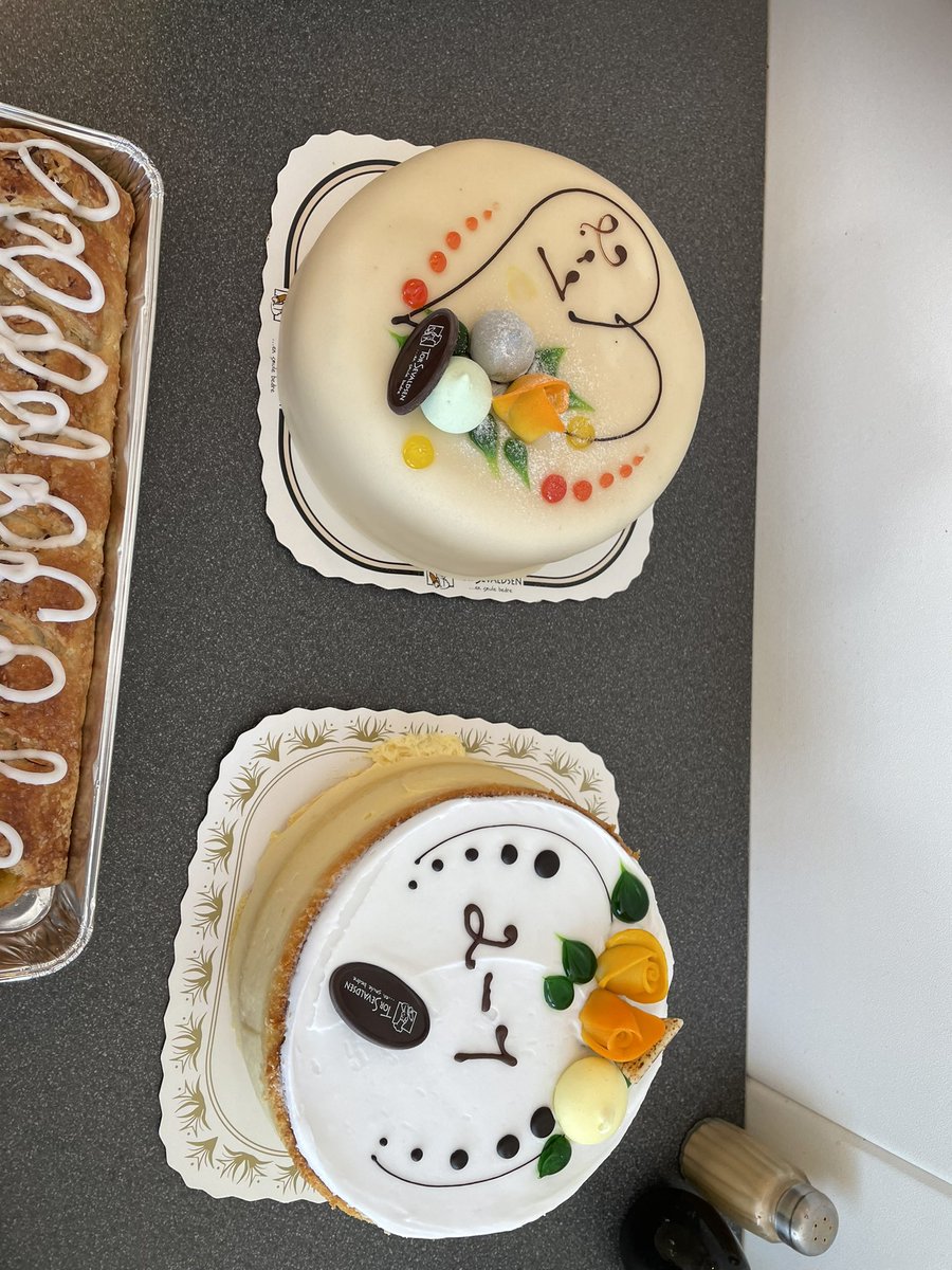 aronwiik's tweet photo. @eskilbjo @FAFiltvedt Enig, hjemmekontor ikke aktuelt i dag. Men kake kunne jeg stille med i lunsjen. https://t.co/QDcr9laFKV