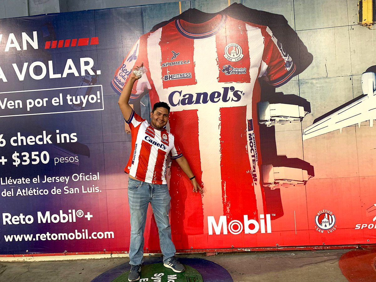 MobilSLP's tweet photo. Cáda vez más aficionados están atrapando el jersey oficial del @AtletideSanLuis en nuestras Estaciones  Mobil ¡No te quedes sin el tuyo! acumula 6 Check-ins + $350 y atrapa el tuyo.

📲 Regístrate en https://t.co/5K1WNbRCp1 
 Tyc: https://t.co/dDKw0SciDN

#FanáticosDelMovimiento https://t.co/4WKDi7wpUl