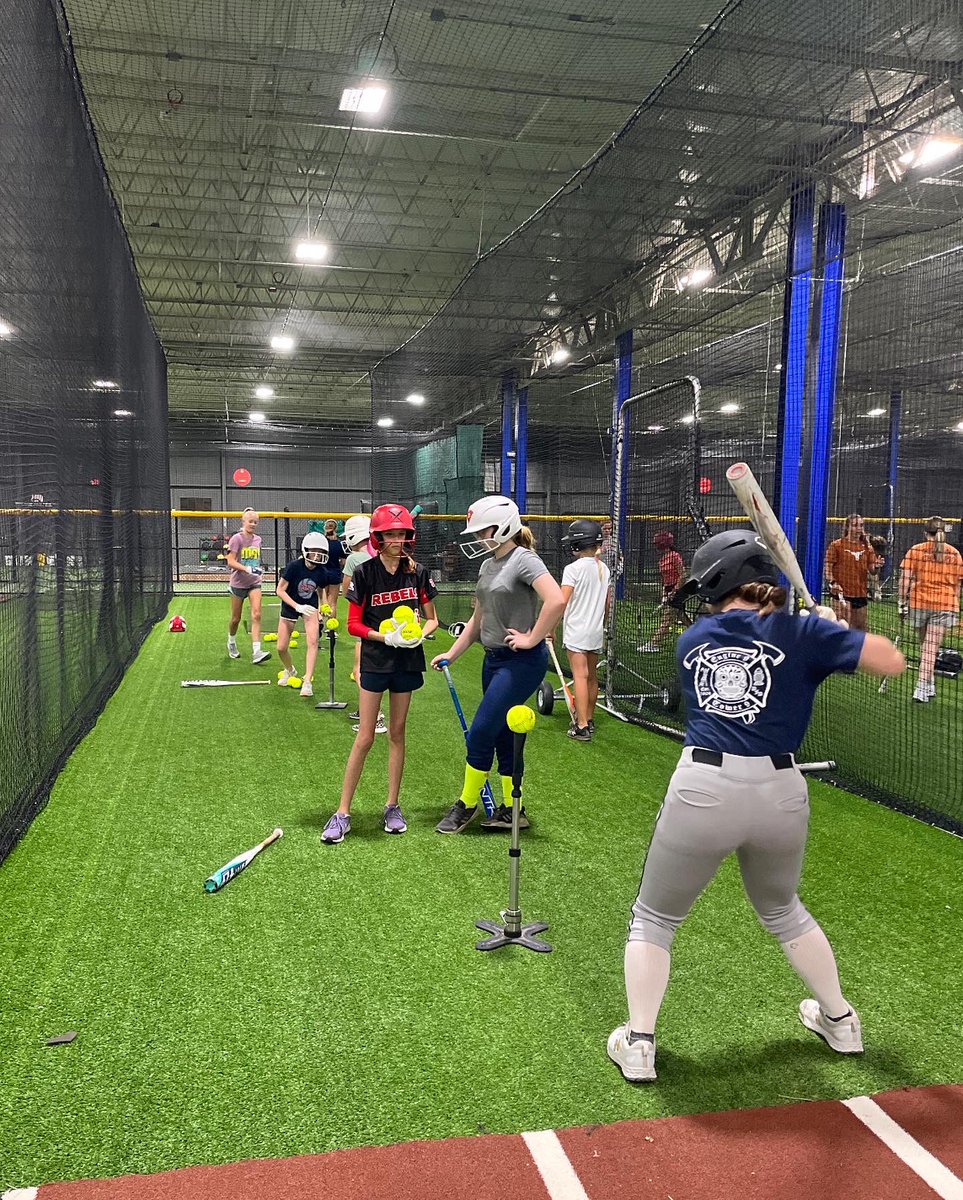 BuildingChampHF's tweet photo. 🥎Our Tune Up for Fall hitting and pitching camps were a blast! We look forward to seeing you all next camp!🥎 https://t.co/yoej3yoy9J