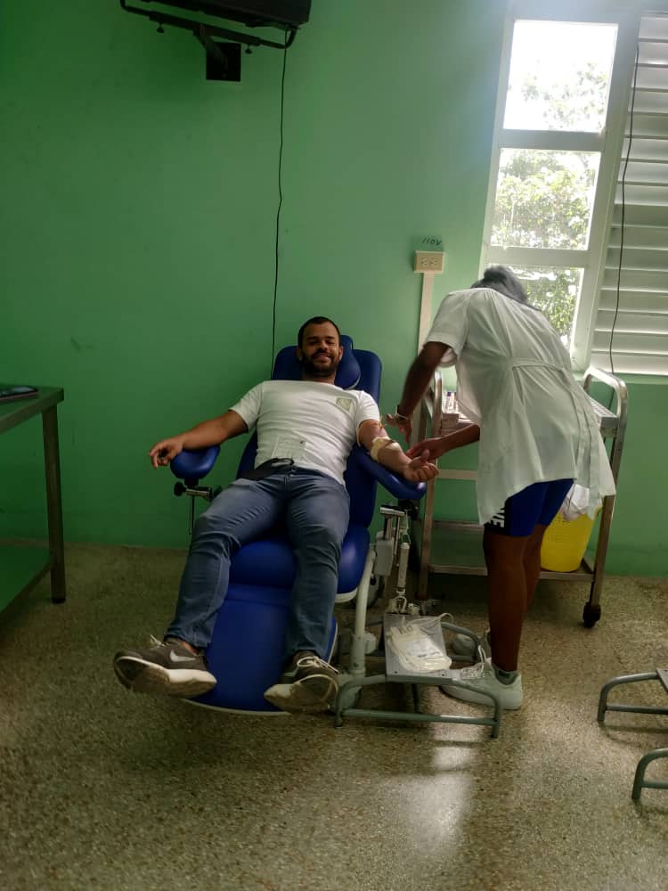HQCalixtoGarcia's tweet photo. Nuestro banco de sangre  continua realizando extracciones de sangre, una labor que hace con mucho amor y sensibilidad humana.
@DPSHabana
 #CubaSalvaVidas #VamosPorMás #ACubaPonleCorazón #PorUnaMejorCalidadDeVida #TeamCalixto #NoAlBloqueoContraCuba #ABAJOELBLOQUEOACUBA https://t.co/4V5xDA67eM