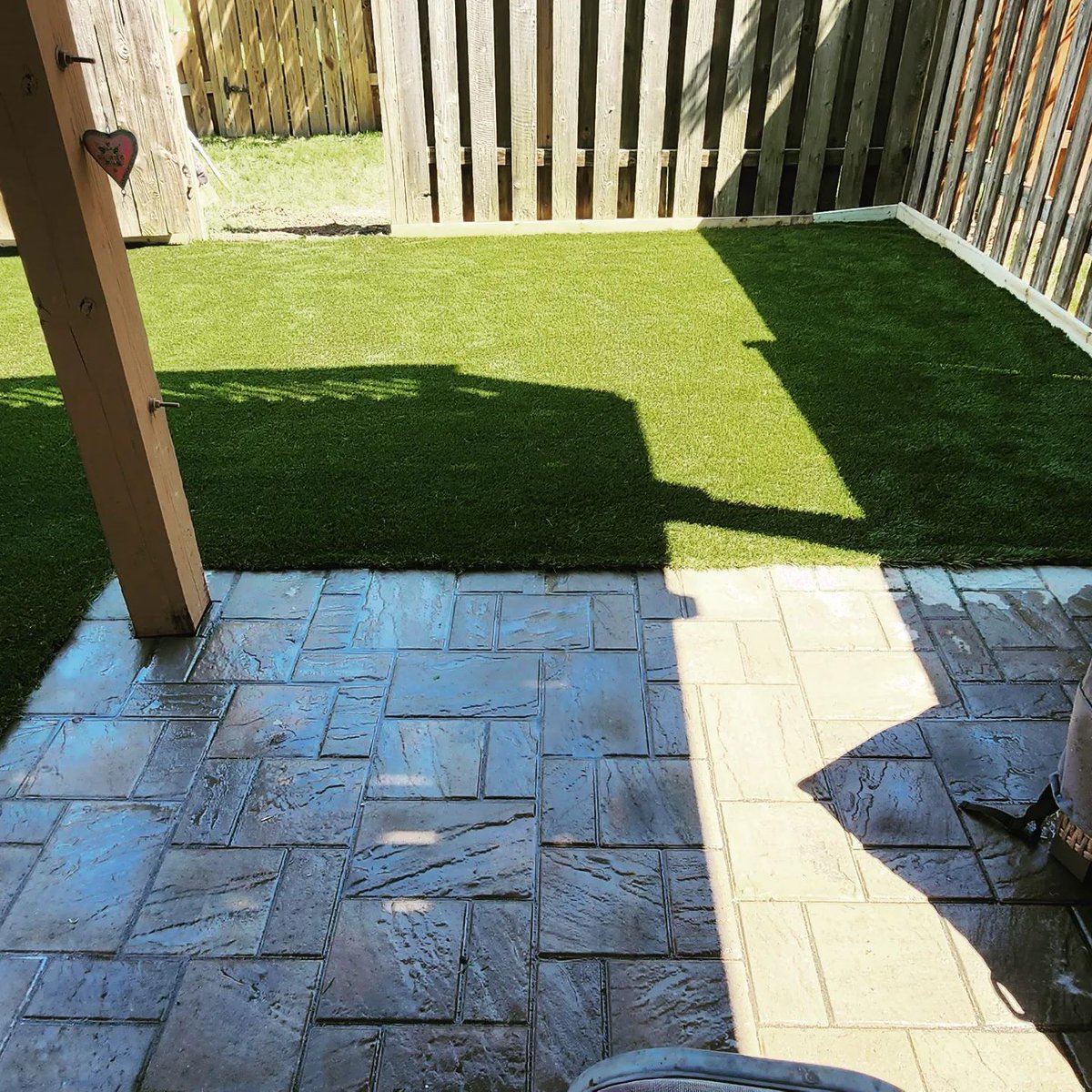 actglobalturf's tweet photo. Check out this #Turfscape before and after!
Our landscaping products are the perfect solution to beautify any residential space.
Shout to our partners #DeckedOutLandscapes for this amazing install.
#sustainability #TurfscapeTuesday #artificialgrass #landscape #syntheticturf https://t.co/PEXBeGYYvN