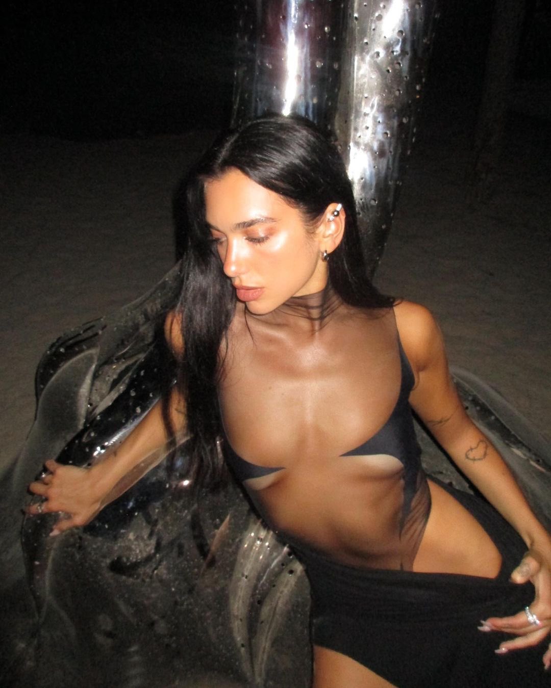 TW Pornstars - 3 pic. DUA LIPA. Twitter. vamosss a la fiestaaaa. 4:06 PM -  23 Aug 2022