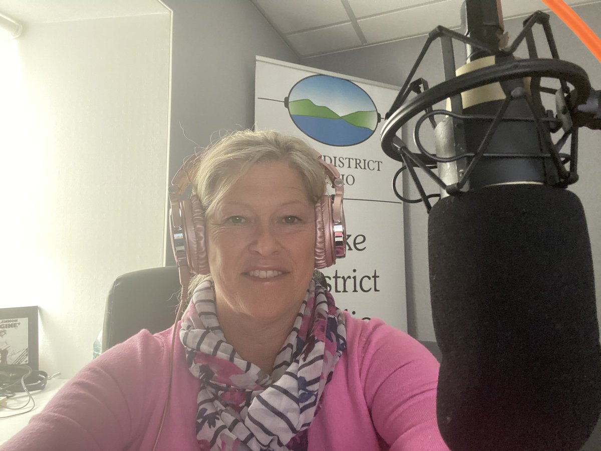 JCJanetCarter's tweet photo. Back on air at @LDRwaves this afternoon with my #kindnessgroove 2-4pm.
Gave a big shout out to thank all those on the @savegrangelido Cross Bay Walk on Saturday. 
And relaxed to my choice of music, 
#kindness #kindset #community #bethechange #music #Radio #presenter #volunteer https://t.co/dcKL7IqGQW
