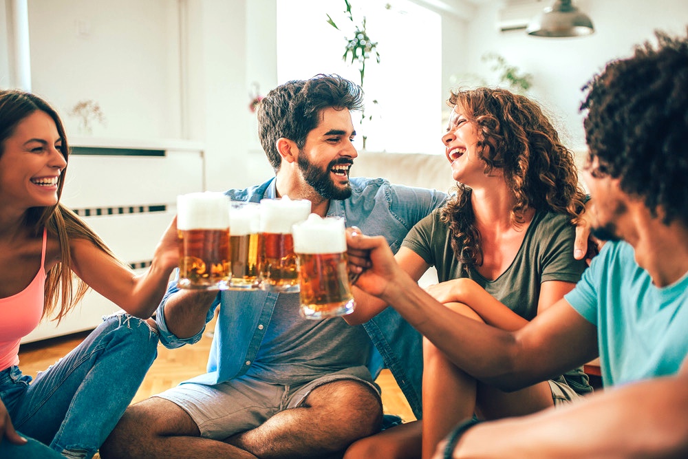 safebeerlines's tweet image. Are your kids back in school yet? Pour yourself a beer today and celebrate! This one is for all the moms and dads that made it through another summer break. Cheers!

#backtoschool #finally #mommaneedsadrink #itsacelebration