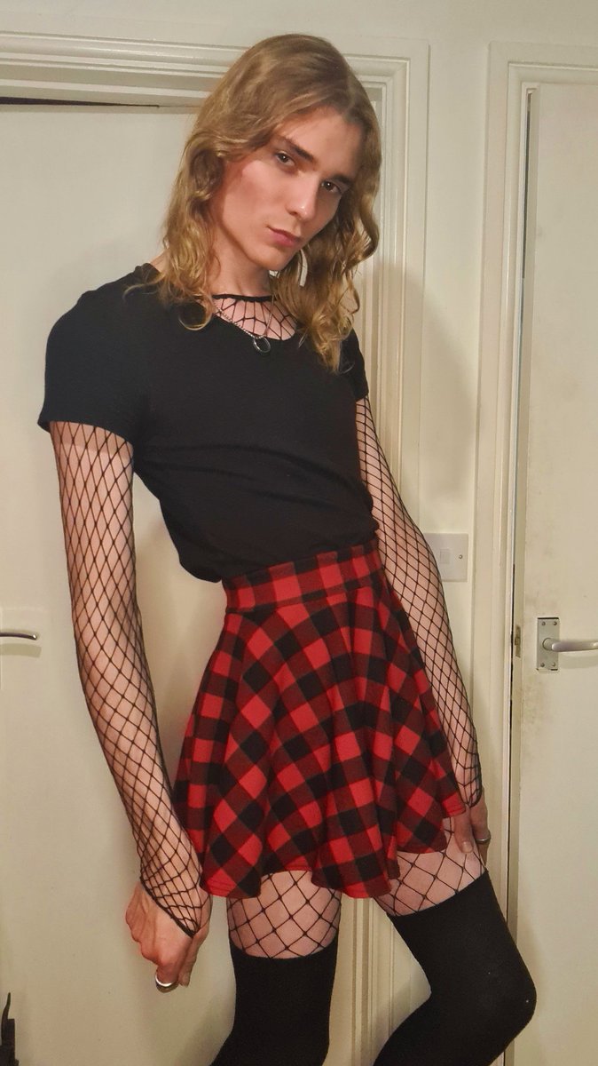 Femboy Blacksmithing⚒🏴 on Twitter "RT TheFemboyForge Boy?"