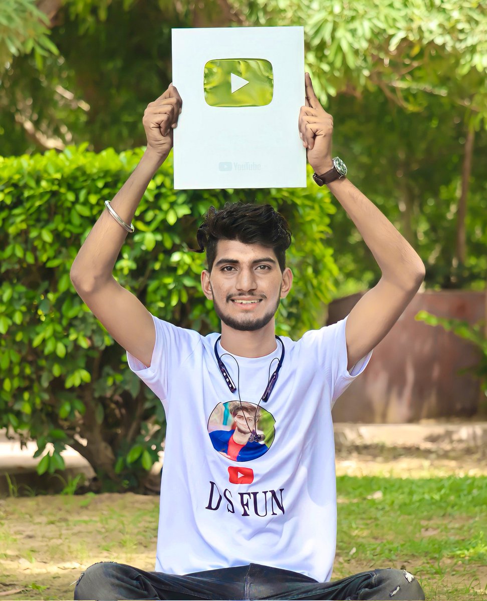 DSFagna1's tweet photo. Thank U So Much ❤️😘
#silverplaybutton
@YouTube @YouTubeCreators @YTCreatorsIndia @YouTubeFanFest @DSFagna1 
Channel Link :- https://t.co/zjAowboY2i https://t.co/dBqhnSfcCJ