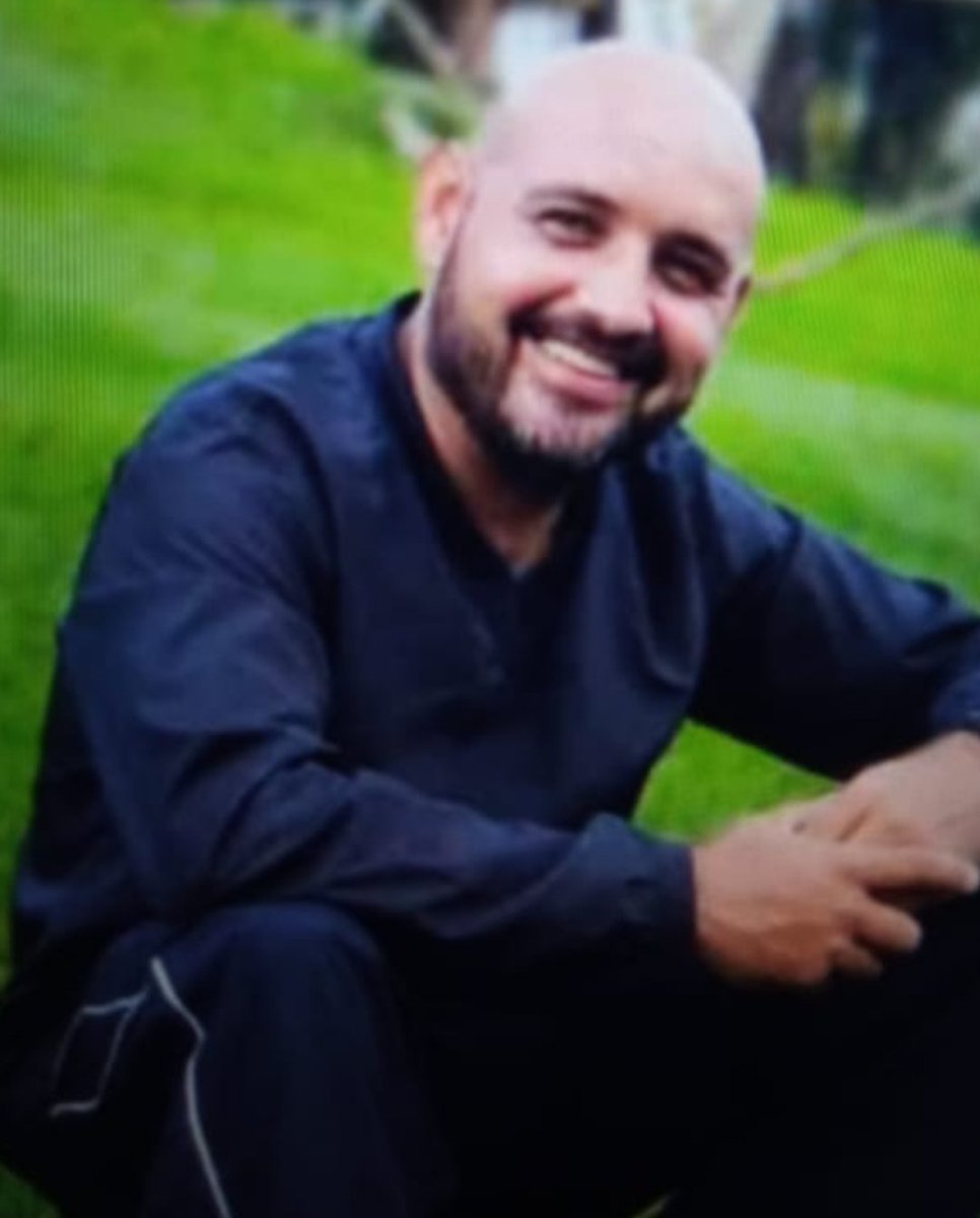 TAMARA_SUJU's tweet photo. A Armando Flores Piñango le negaron la Medida Humanitaria que pedía para irse a su casa con su familia, ya que su cáncer fue detectado tardíamente. En el Hospital, le negaron según información la atención médica especializada q requería, donde culpan a una mayor d apellido Torres https://t.co/NTfTQw4aWD