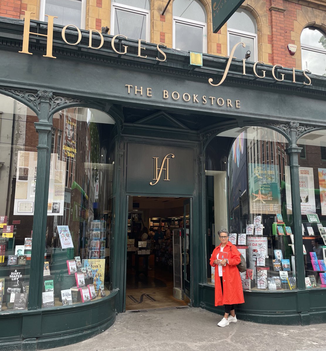 ElaineEgan_'s tweet photo. Signed stock of @KitdeWaal incredible memoir #WithoutWarningandOnlySometimes now available @Hodges_Figgis https://t.co/wbP6qf7ZlV