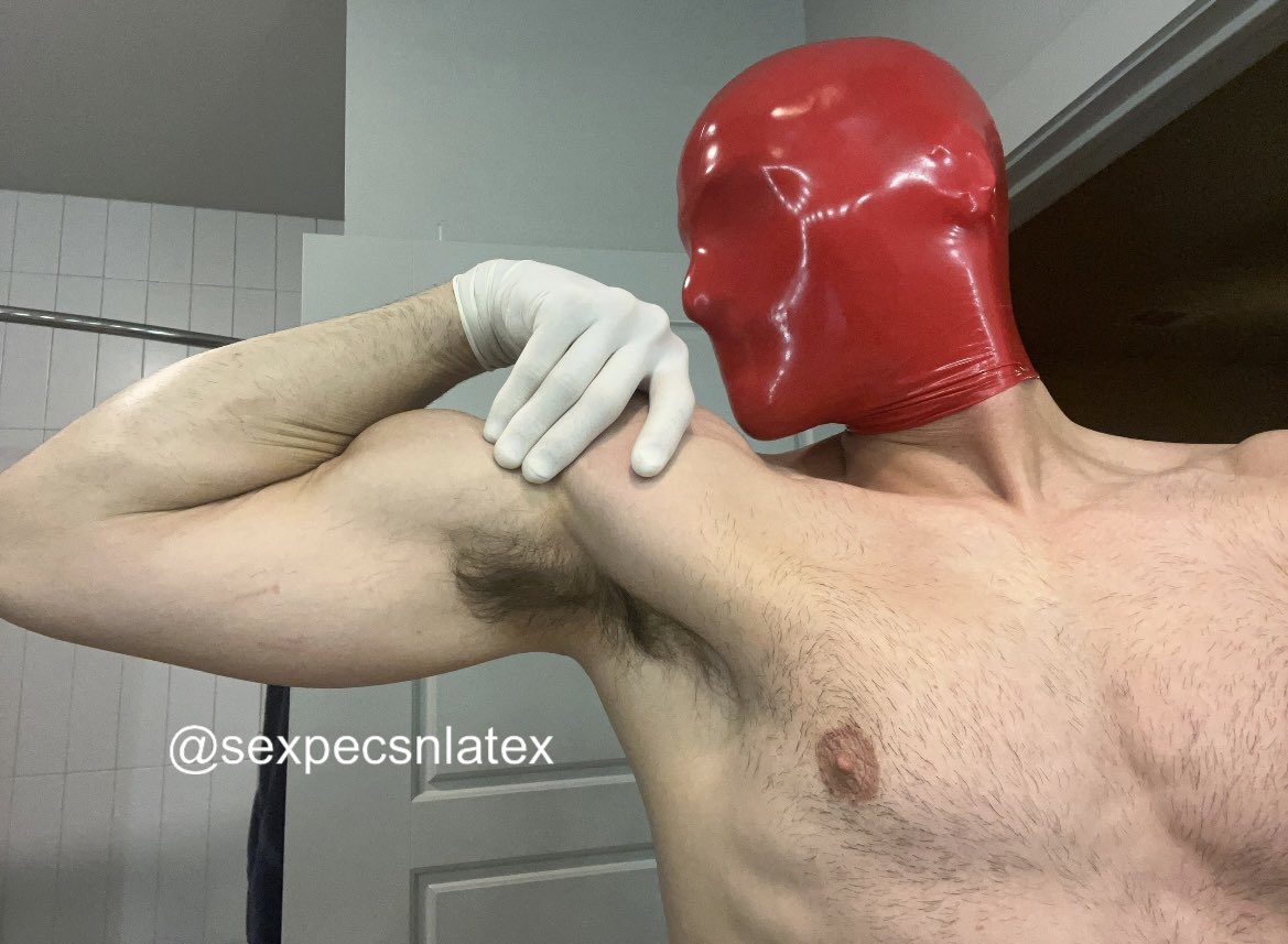 Rytexrubber's tweet photo. Loving the red 😈 https://t.co/D2zH2w7An5