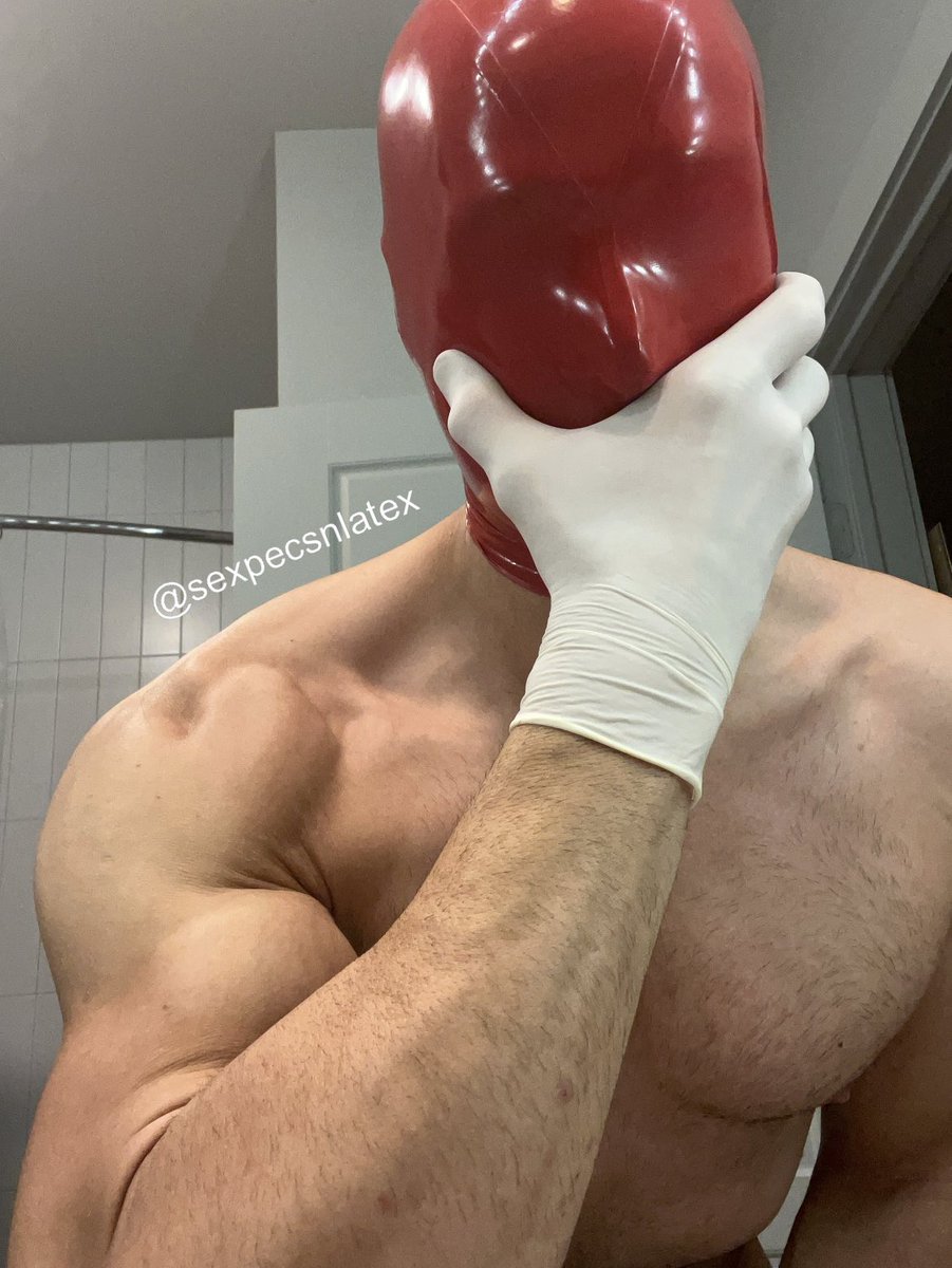 Rytexrubber's tweet photo. Loving the red 😈 https://t.co/D2zH2w7An5