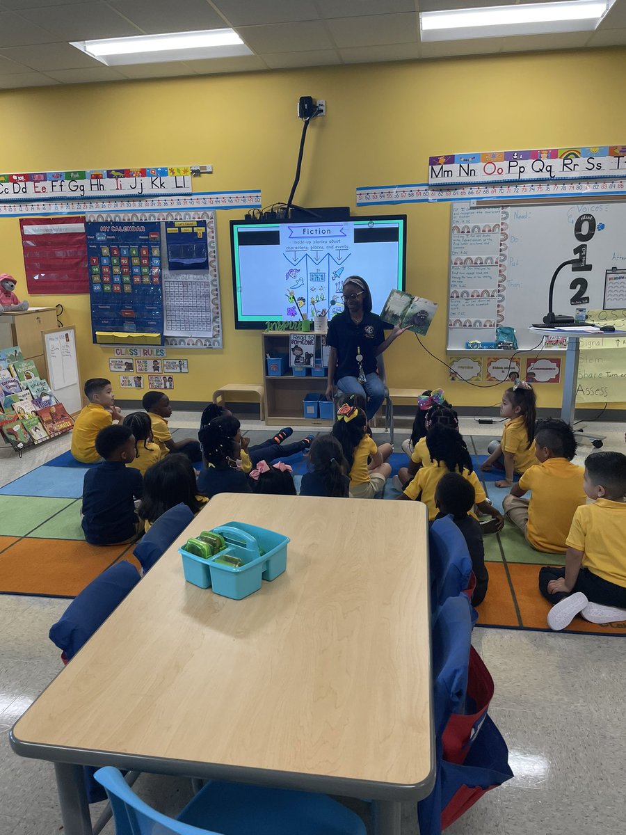 CollierYoeli's tweet photo. Our lower grades are in action! Great job on setting those routines and expectations. Way to go, Pk/K team! #LearningAndDevelopment #cultivatinggreatness @Mitchell_Elem @RGVReaderLeader @Goth3distance @JohannaHeegeman @I_Hampton1 to https://t.co/vbqWQ6PlPW