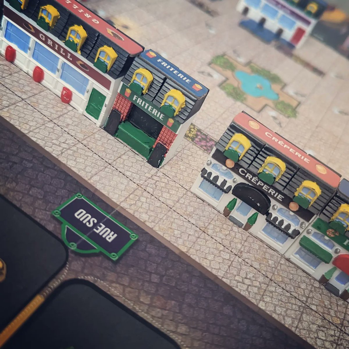 FunnyfoxGames's tweet photo. We share with you some pictures of these wonderful restaurants of #DinnerInParis 🍽️ hand painted by @lasocietedujeu (thank you again 😍). Feel free to share with us your own painted or customized Funnyfox boardgames, it always makes us happy 😉! #Funnyfox #boardgames https://t.co/InE3mLluvr