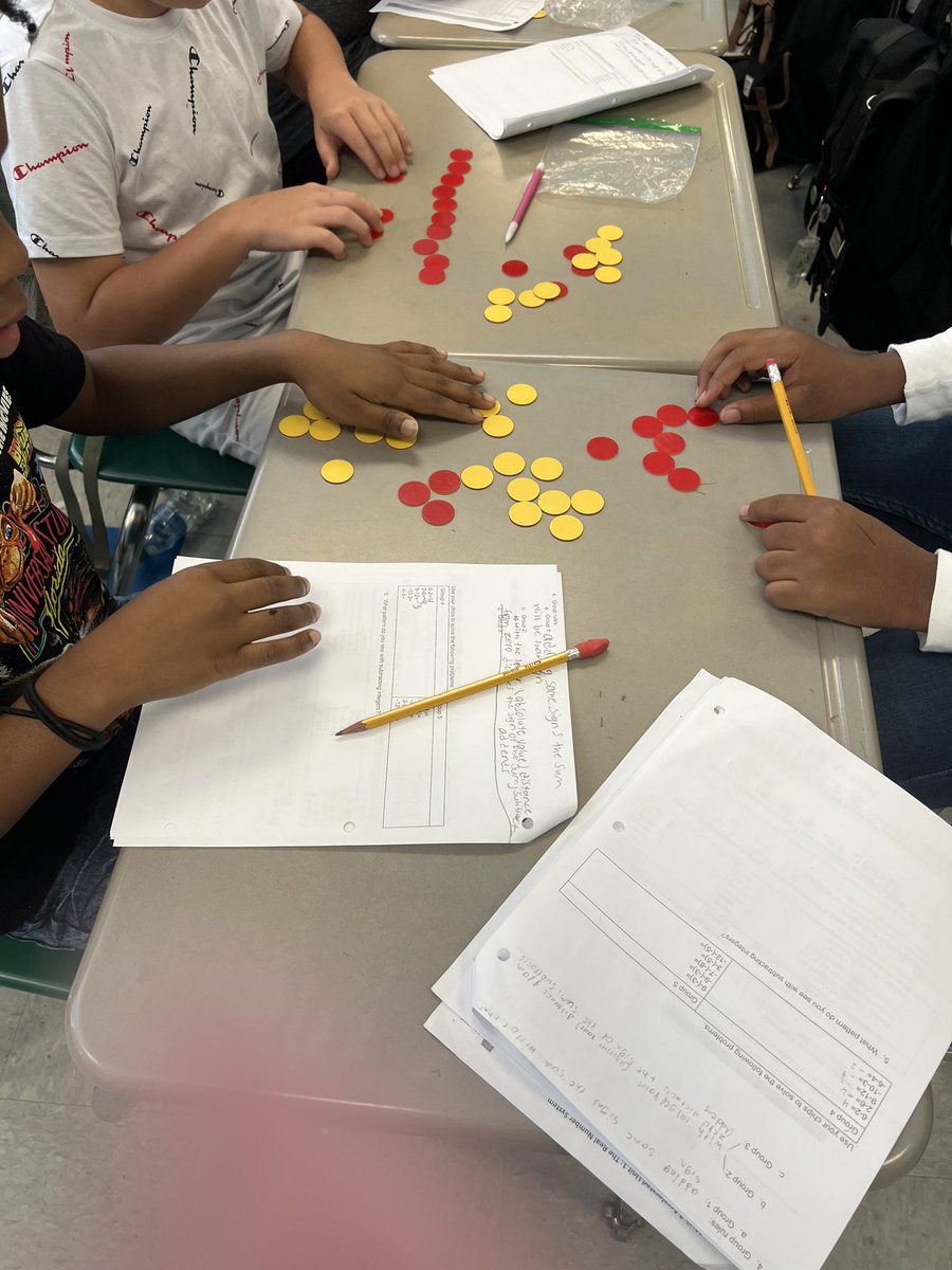 mathcoach_fhs's tweet photo. Mrs. Piteo’s 7th grade students modeling with number chips to add and subtract integers and discover patterns! @JEFCOED #ModelingMath https://t.co/5giIl3yjAi
