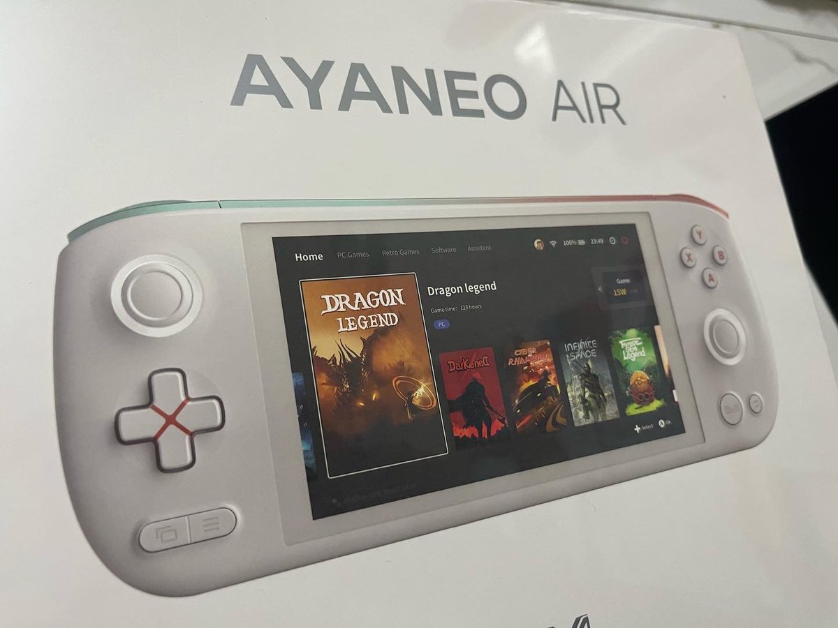 eric_sir's tweet photo. Received my Avaneo air
It’s incredible handheld device for gamer!

Thanks for @avaneo_ ! https://t.co/wfmZowGe9u