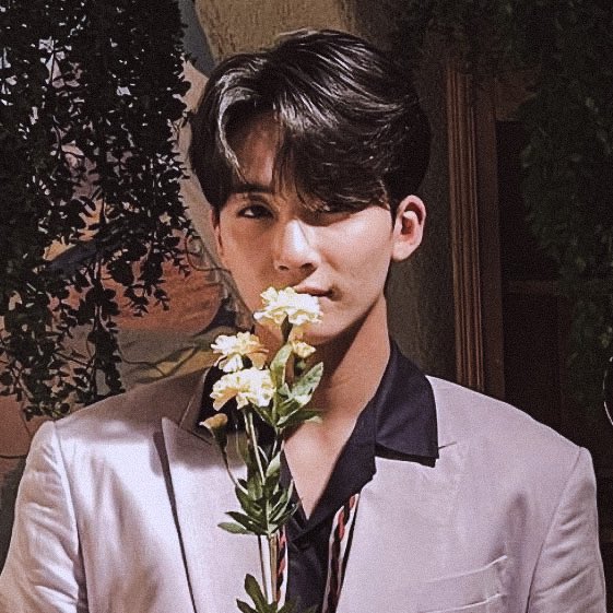 cheolliehannies's tweet photo. greek tragedy • a jc au

cali (han) is the center of attraction, and he love every second of it; taking pride as aphrodite’s son.

everyone’s head turns on his path except for one, aspho (cheol), the son of hades; and cali is eager to know why the latter doesn’t. https://t.co/ProSbhvitC