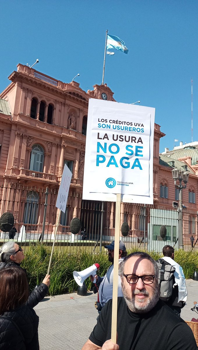 hipotecadosuva's tweet photo. La #SolucionUVA es política @alferdez . Las familias trabajadoras #HipotecadosUVA estamos pagando un crédito usurero que solo beneficia a los bancos. Freno a la #UsuraUVA !!!
@sbatakis @ceciliamoreauok @CarlosHeller @SergioMassa @AliAparicioOK https://t.co/fK00MMG2zk