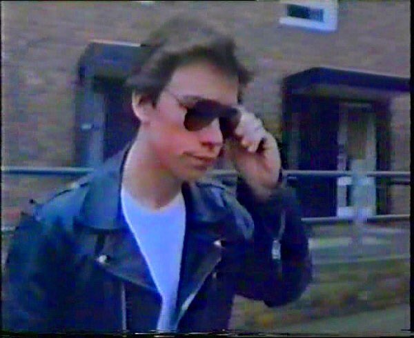 Please retweet if you used to watch Tucker's Luck.