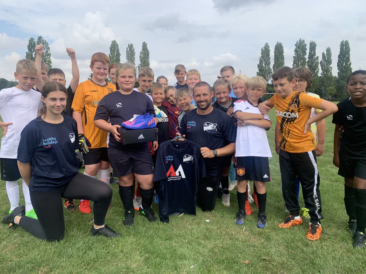 JduffyJoe's tweet photo. Great to support @NHSportsNetwork @paul1978rico  with free trainers &amp; snacks  @Healthyholshull I’ll be popping to different sessions around hull dropping off kit and trainers to young footballers  ⚽️ #First4FutsalCIC #TonyMc #PUSB https://t.co/ZbkQ0dqwR1