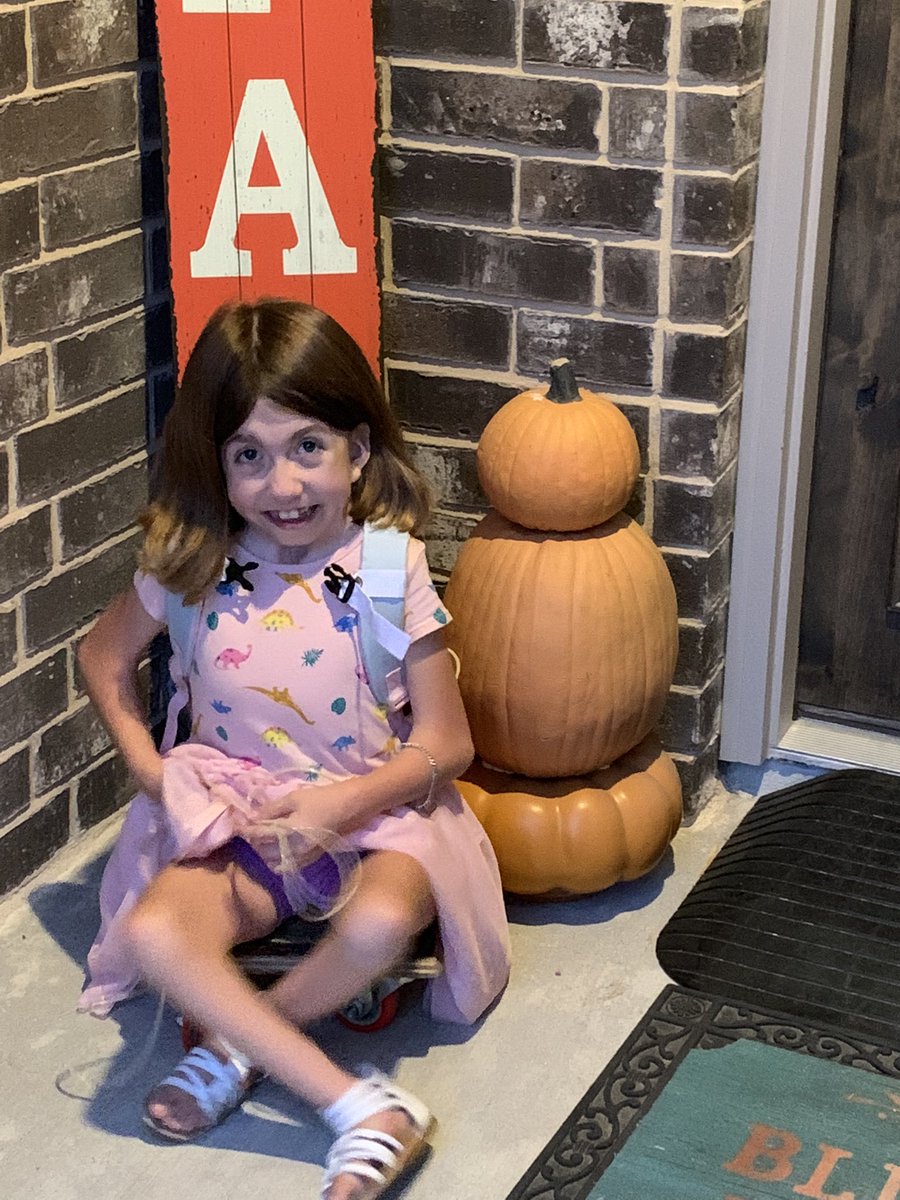 rubymmoseley's tweet photo. Ready. To. Go! Someone shot out of bed and was ready to roll about 13 minutes after her alarm went off. #ThisisThird #ComalFirstDay #OCESStrong @cisdnews https://t.co/MUM3Ou2Fiq