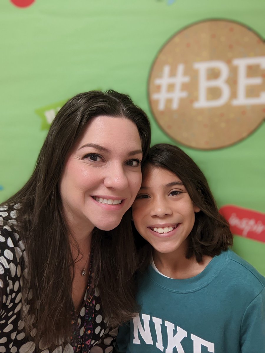 KatieP1120's tweet photo. We are ready!!
#FirstDayOfSchool
#comalfirstday https://t.co/3sae72F1hS