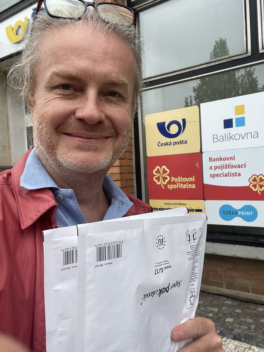 Pavel_Sporcl's tweet photo. Objednávky z mého e-shopu se samy nepošlou 😀
Díky @ceska_posta 📯📦
#posta #ceskaposta #zasilka #objednavky #objednavka #eshop #pavelsporcl #cd #kniha https://t.co/dnFxQi46Nj