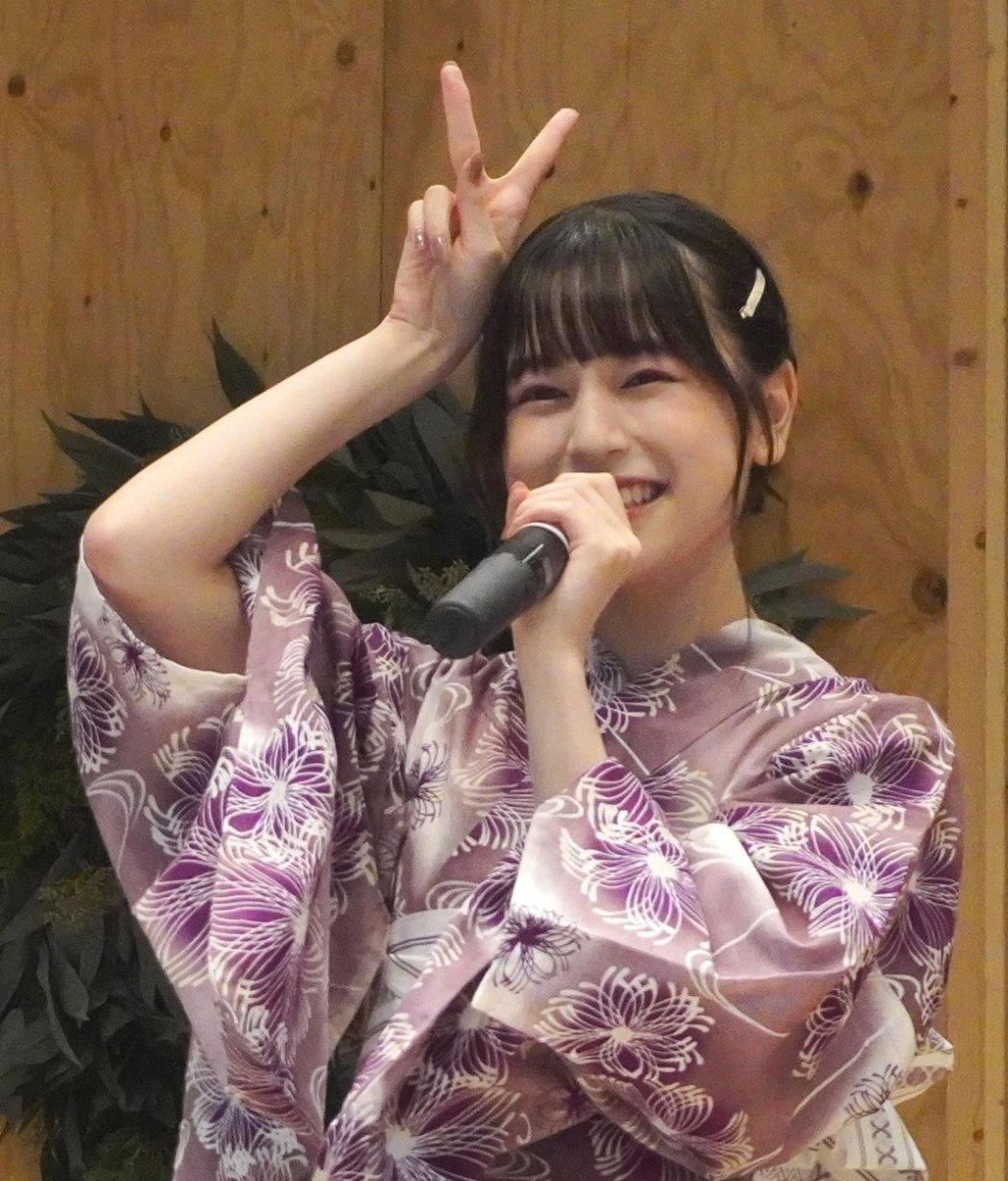 chataro99's tweet photo. 2022.8.21
#LOVEROUTINE 配信リリース記念イベント@アリオ八尾
撮可タイム②
ヒマリちゃんめっちゃいい柄の浴衣!大人っぽくて素敵やった
アリサちゃんも華やかで「お祭りではしゃぎまくってる小学生」のイメージから「浴衣の似合うお姉さん」になってた
#織田ひまり
#吉田有梨沙 https://t.co/0RBOzVhcIq
