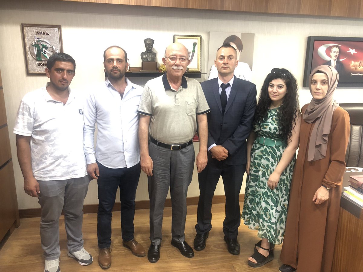 ikoncuk's tweet photo. 2020 puanı ile ek atama mağduru öğretmenler TBMM’de ziyaretime geldiler. 
Haklı olarak, Sn Mahmut Özer @tcmeb neden yargı kararını uygulamadı diye soruyorlar. 

Bir ülkenin hukuk devleti olup/ olmadığını anlamak için yargı kararlarının uygulanıp/uygulanmadığına bakmak yeterlidir! https://t.co/s7e3ns7eNe