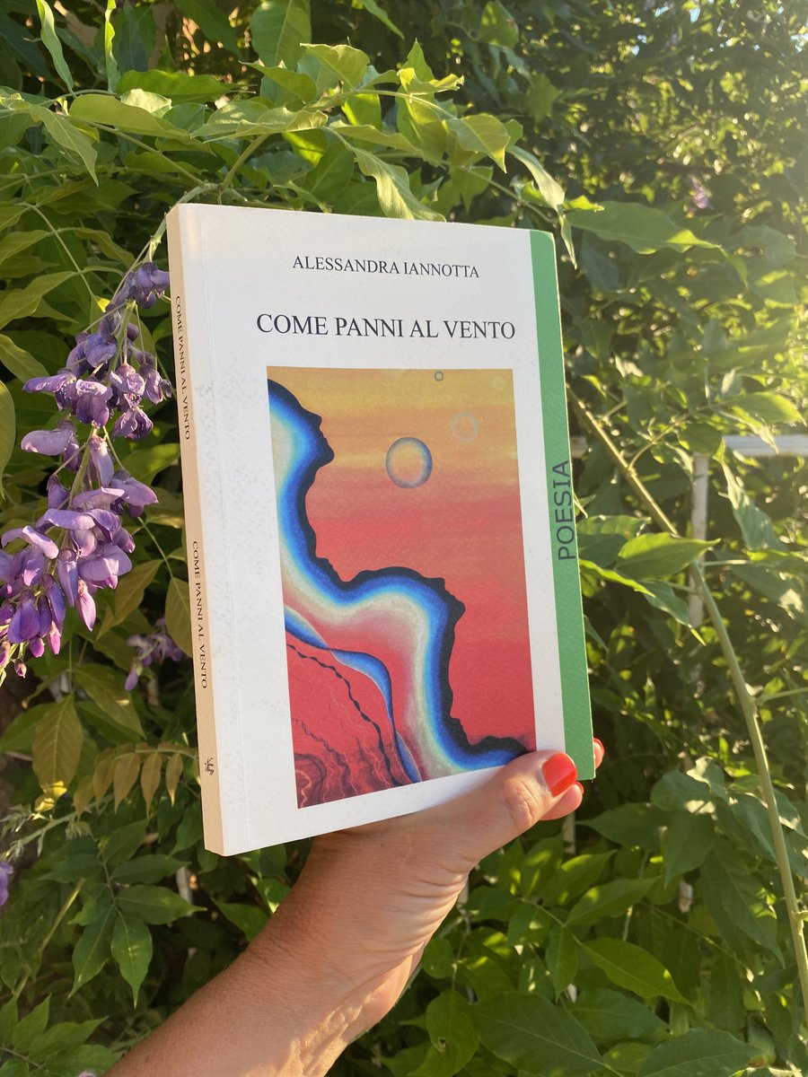 ale_iannotta's tweet photo. Poesia …un libro eterno …perché ?😎⛱😉🧚🏻‍♀️✨🧚🏼❤️ https://t.co/pcs9LLHc5s