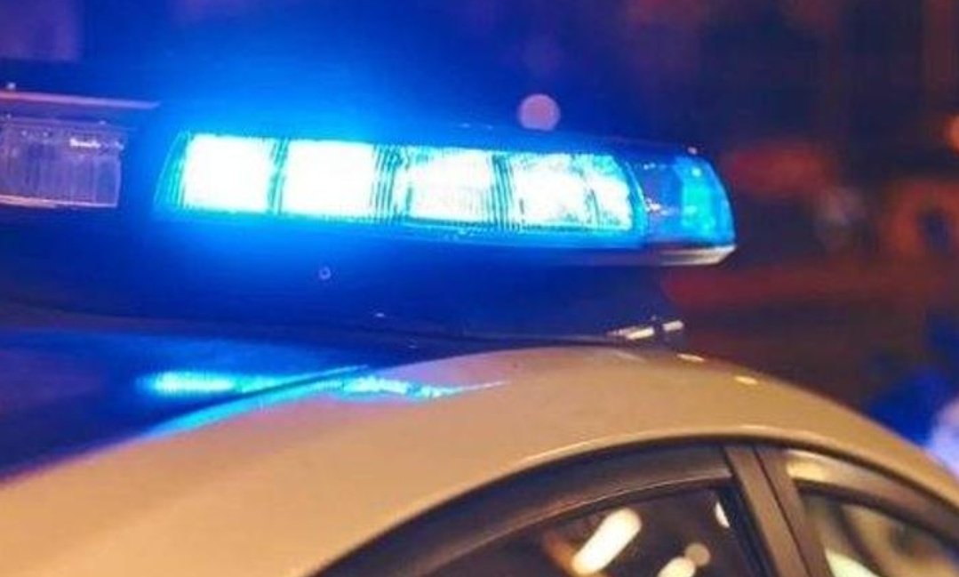 PoliciadeBurgos's tweet photo. Aviso al ☎️1⃣1⃣2⃣...

🔹Motivo👉Agresión
🔹Día y hora👉Madrugada del domingo 21 de agosto a las 02:15
🔹Lugar👉Plaza Alonso Martínez
🔹Autor👉Hombre de 24 años
🔹Víctima👉Mujer de 20 años
🔹Lesiones👉Herida incisa en mano
🔹Resultado👉DETENIDO por presunto delito de malos tratos https://t.co/ShBGWNE7Su