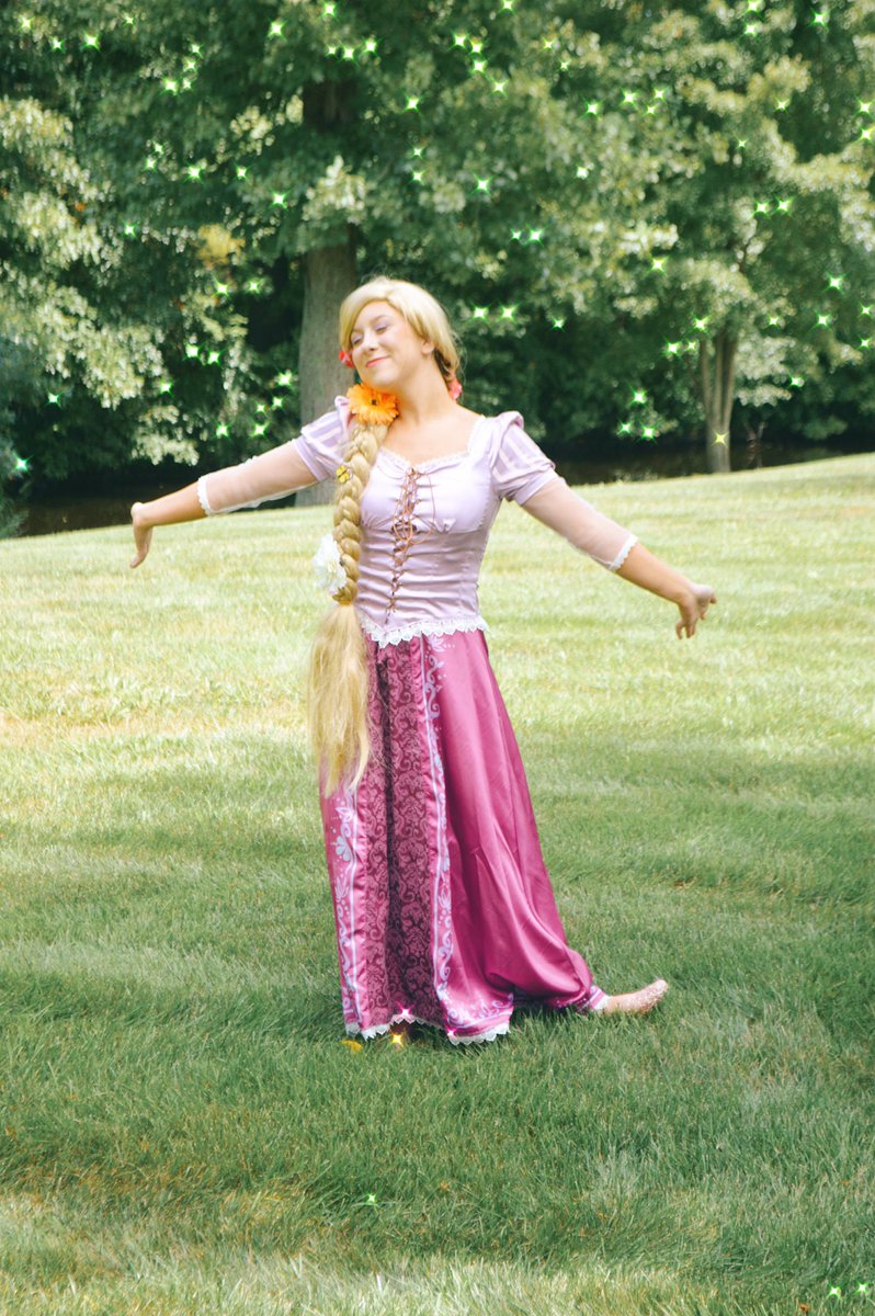 MyOwnMagic_'s tweet photo. Just feel that summer breeze, the way it’s calling me! 💜✨🌸☀️
••
Finally get to share Rapunzel’s photoshoot! Thank you once again to the amazing Debbie Corsiglia Sparks for the pictures!
••
Be sure to book Rapunzel to get tangled up in some fun! https://t.co/Bxplp0R9ww