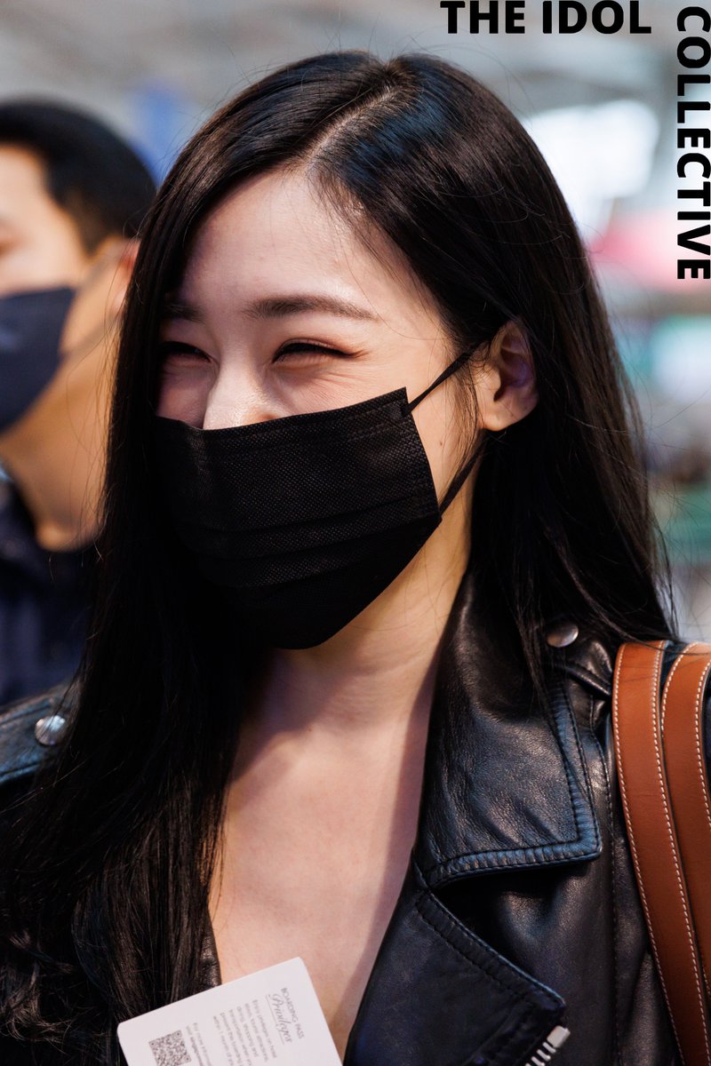 CollectiveIdol's tweet photo. 220822 TIFFANY DEPARTURE SG HQ

😊😊😳😳

#SNSD #Girlsgeneration #GG #Tiffany #소녀시대 #티파니 https://t.co/wenY2jaUA0