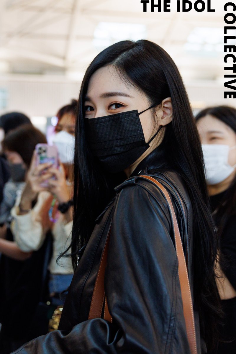 CollectiveIdol's tweet photo. 220822 TIFFANY DEPARTURE SG HQ

😊😊😳😳

#SNSD #Girlsgeneration #GG #Tiffany #소녀시대 #티파니 https://t.co/wenY2jaUA0