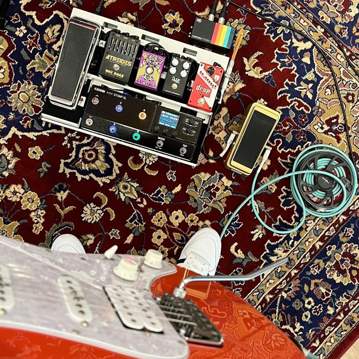 singular_sound's tweet photo. The #CABLI in action!🤘🎸@MaxPadron
With the Cabli, you can install any music cable just once and never worry about cable slack again.
Cable manufacturers were consulted on the design to ensure that it won’t over-tighten or pinch your cables, extending your cable’s longevity. https://t.co/IwZpAGO9Ni